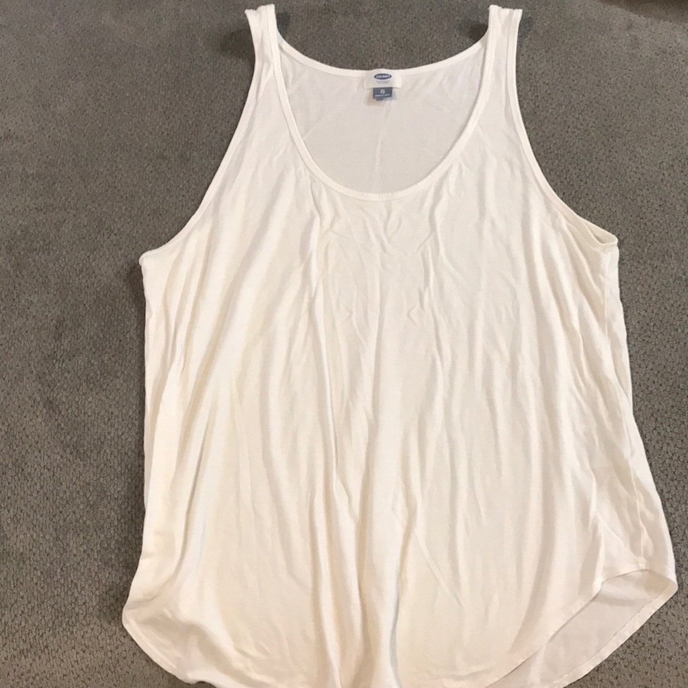 Old navy curved hem tank